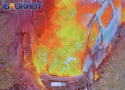В Горностаевке от удара ВСУ сгорела машина вместе с человеком