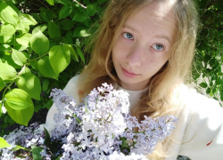 Юная художница из Херсонской области нарисовала Героя России и победила