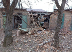 Появились фото последствий ночной атаки ВСУ по инфраструктуре и жилому сектору Новой Каховки