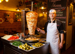 Кафе в Геническом округе кормили посетителей неизвестно чем