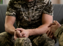 В Херсоне неизвестные в форме похитили пожилого мужчину у входа в магазин