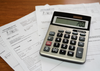 Херсонцы пожаловались на завышенные платёжки от регионального фонда капремонта и отсутствие услуг