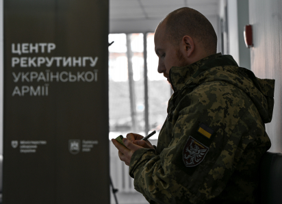 В Херсоне военкомы принудительно мобилизовали волонтеров Красного Креста 