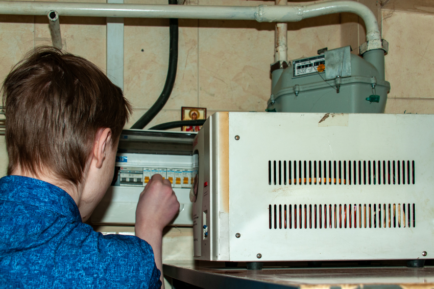 За что платить? Сидящих без света херсонцев шокировали счета за электричество