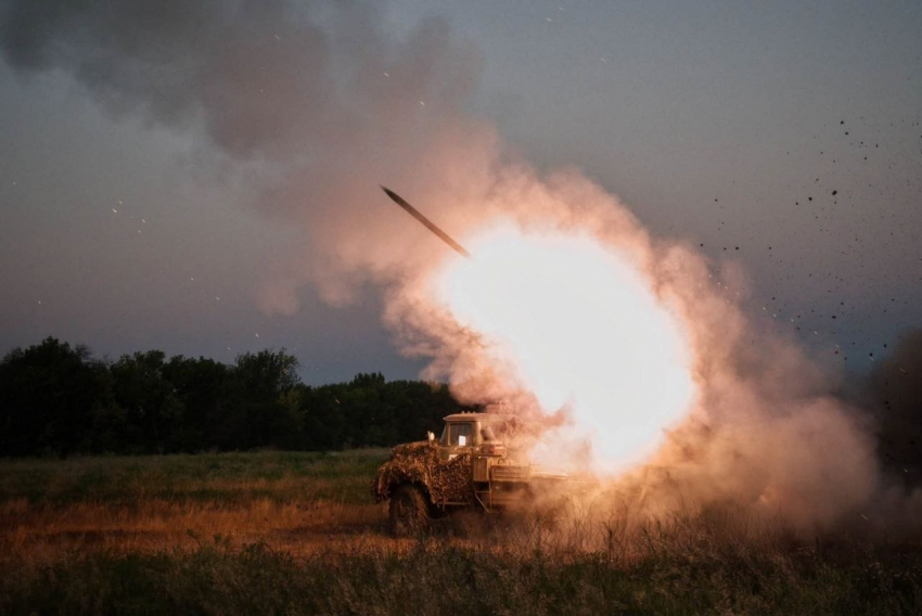 Новости СВО: ядерный терроризм Киева в Энергодаре, маскировка сажей при освобождении села в Запорожье, кадры авиаудара в Херсоне