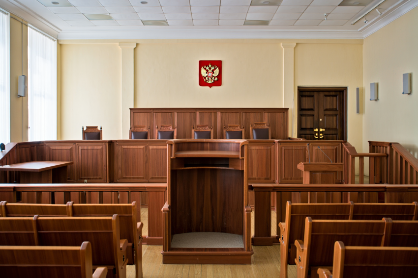 Омичку осудят за хищение 814 тысяч рублей у переселенцев из Херсона