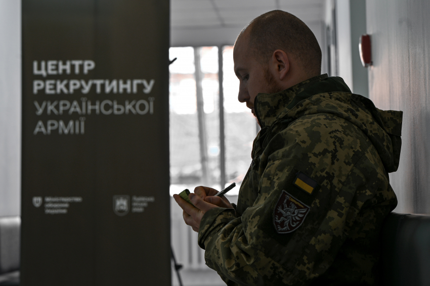 В Херсоне военкомы принудительно мобилизовали волонтеров Красного Креста 