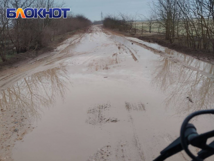 Минтранс объяснил срыв сроков ремонта дороги до Таврийской школы плохой погодой