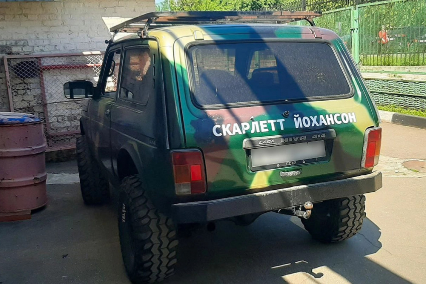 Знаменитая Нива Скарлет Йоханссон замечена на фронте в Херсонской области