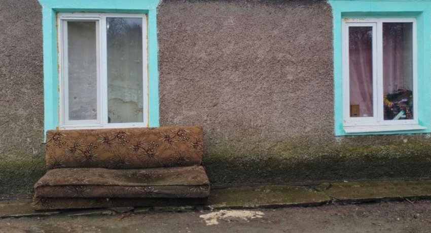 Житель Херсонщины втянул подростка в кражу окон ради сигарет и алкоголя