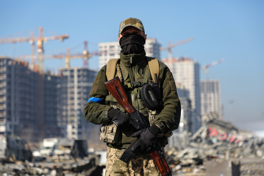 Военкомы остановили автобус и насильно увезли мужчину в Херсоне