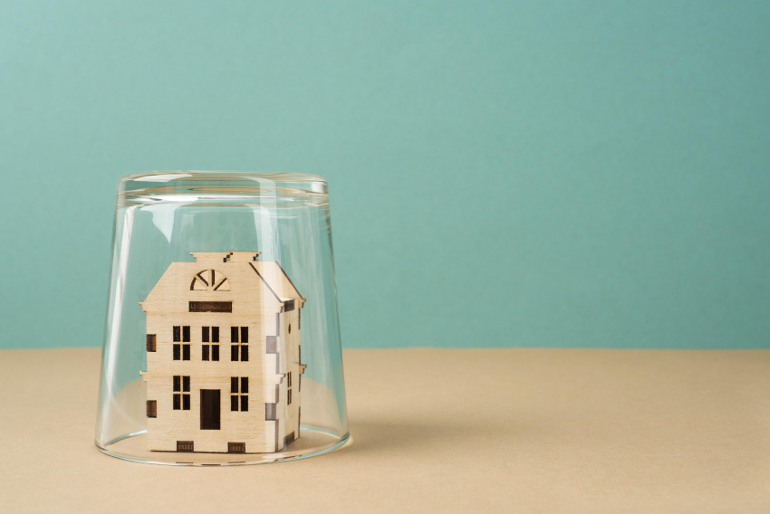 Путин подписал закон о передаче бесхозяйного жилья в Херсонской области