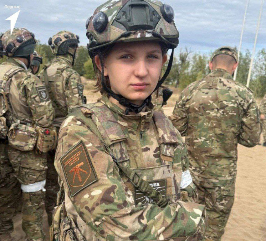 Хрупкая девушка из Херсонщины порвала соперников в всероссийских военных соревнованиях