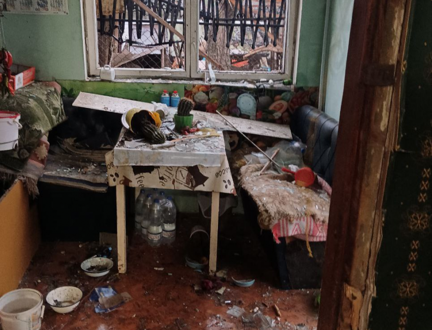 Жилой дом разбило прилётом дрона в Каховского муниципалитета