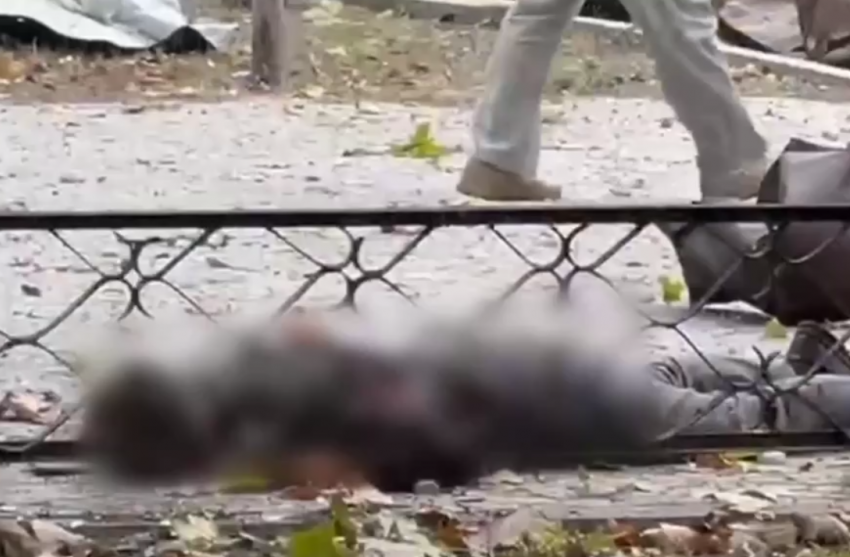 Годовщина трагедии: в Херсоне почтили память жертв ракетного удара по зданию ВГА