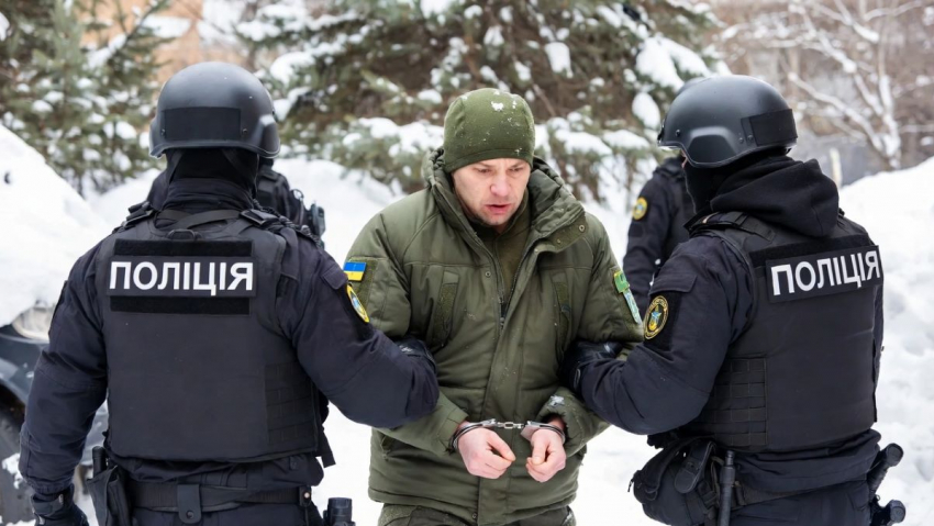 В Херсоне боевик ВСУ изнасиловал девушку и напал на полицеского