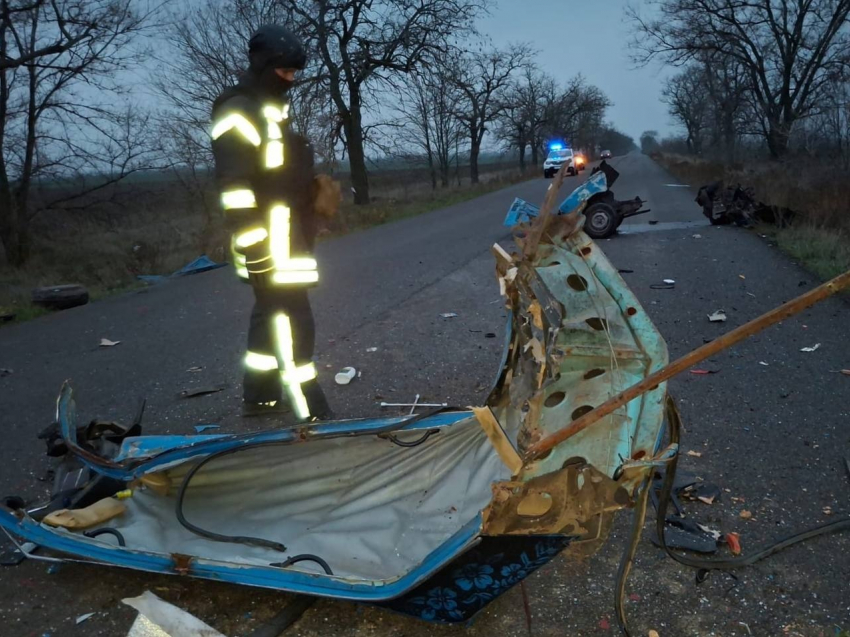 Жестокие кадры с тремя погибшими в аварии опубликовали спасатели Херсонской области