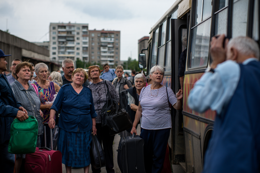 Люди не могут эвакуироваться из Херсона и возвращаются пешком