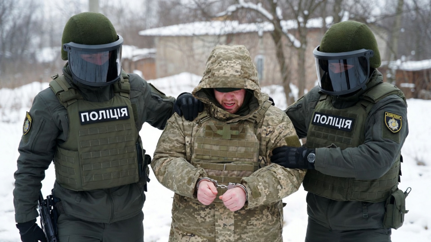 В Херсоне полицейские сломали ногу ВСУшнику