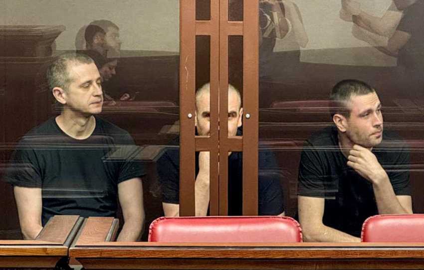 Обвиняемые по делу о гибели двух человек и о покушении на губернатора Херсонской области признали вину