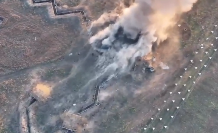 На Херсонском направлении дроновод эпично разнёс склад ВСУ, видео