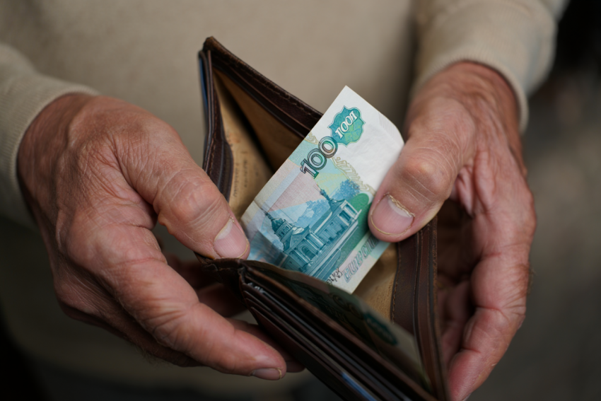 Соцработники Херсонской области пожаловались на многомесячные задержки зарплат