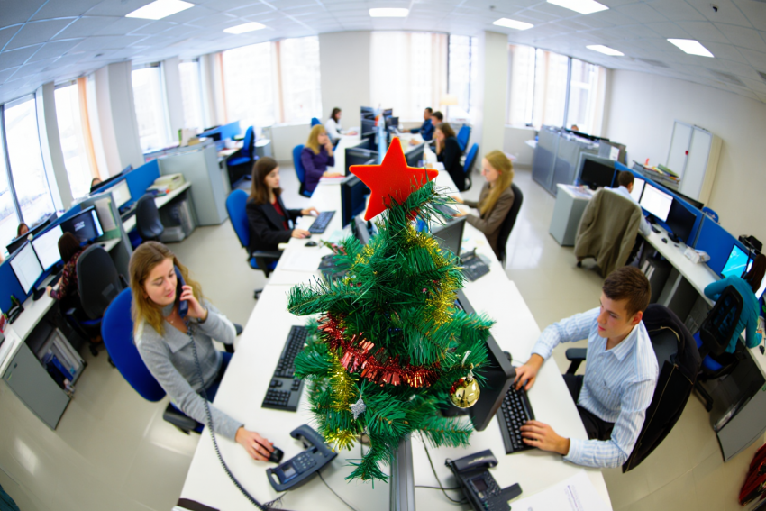 Имеет ли право начальник вызвать на работу в праздники: объясняет юрист