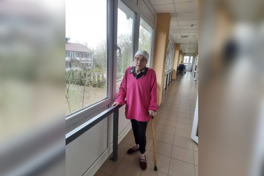 Пенсионерка приехала искать семью и потерялась в Геническе