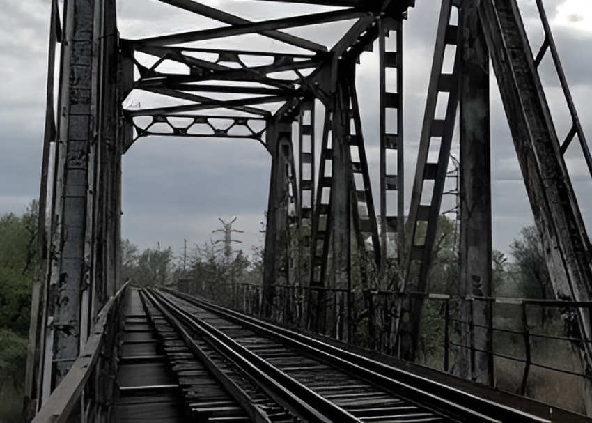 Тело мужчины нашли под мостом в Херсоне, он погиб при попытке проведать дом на Острове