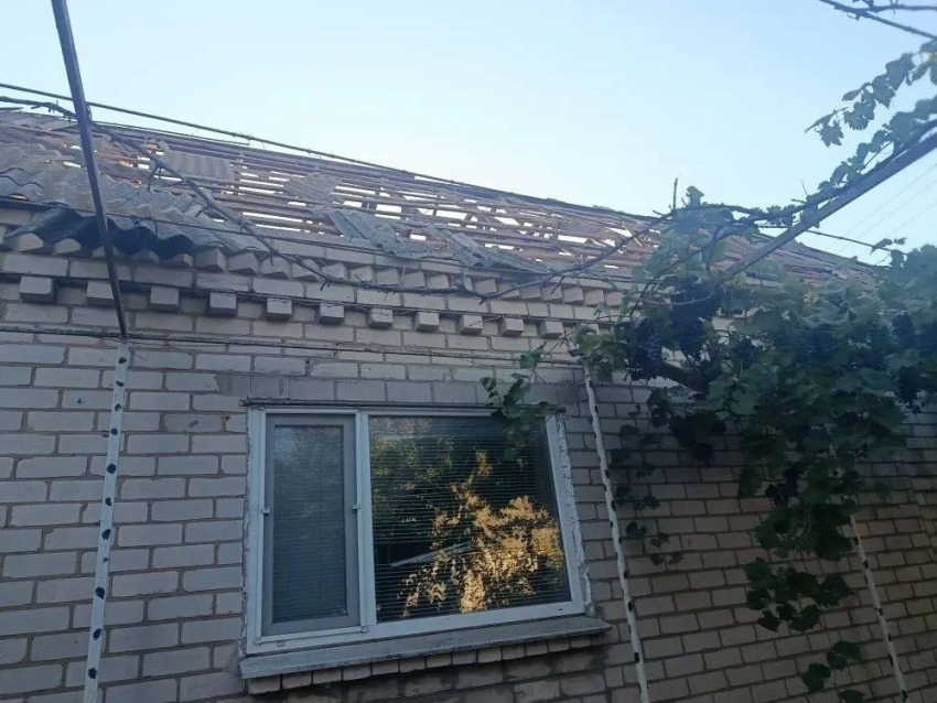 ВСУ обстреляли херсонские поселения: двое мужчин пострадали