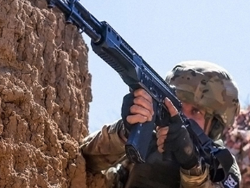 «Догнали и уничтожили»: российские бойцы сожгли американский HMMWV под Херсоном