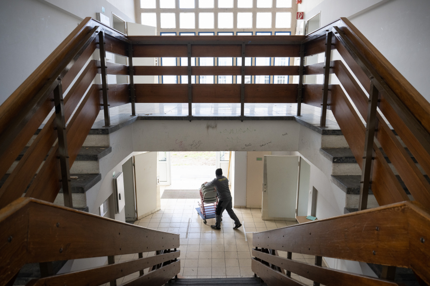 ВСУ используют школы Херсона для размещения РЭБ