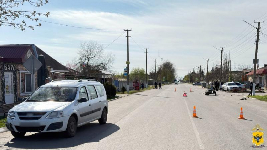 Пенсионерка попала в больницу после столкновения фэтбайка и Lada в поселке под Скадовском