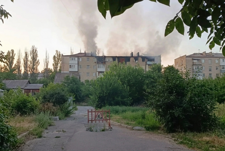 В Каховском округе за неделю из-за атак БПЛА сгорели шесть квартир, повреждены дома, ЛЭП и газопровод