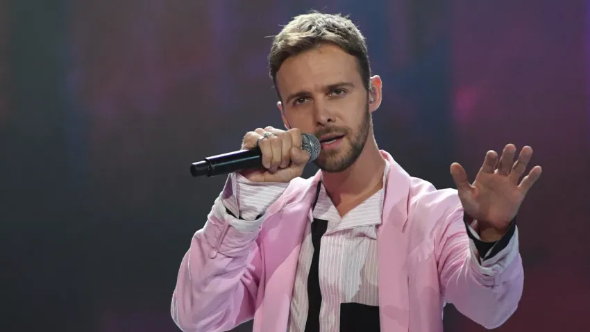 Танцевавший на русской могиле Макс Барских стал предателем на Украине