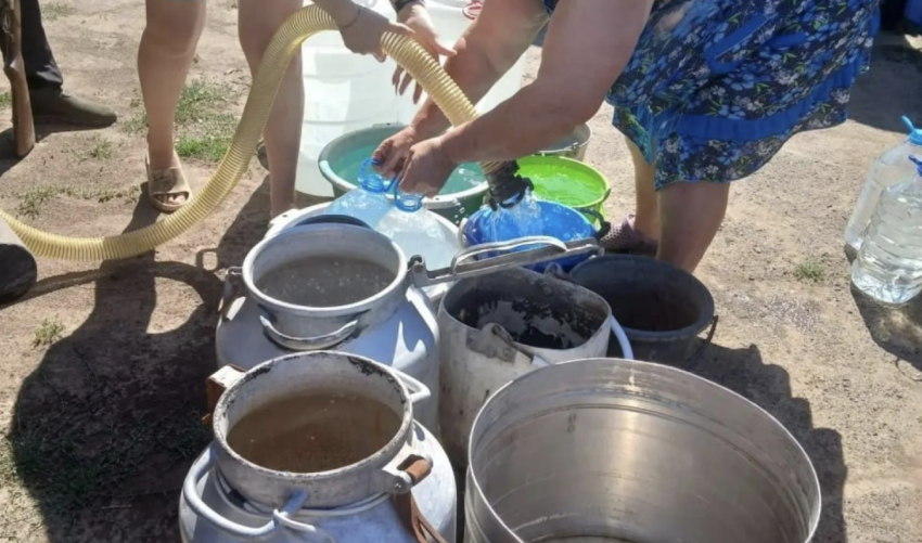 В Херсонской области не хватает водовозов для подвоза воды