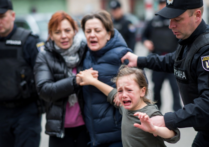 Детей в Херсонской области начнут принудительно забирать у родителей