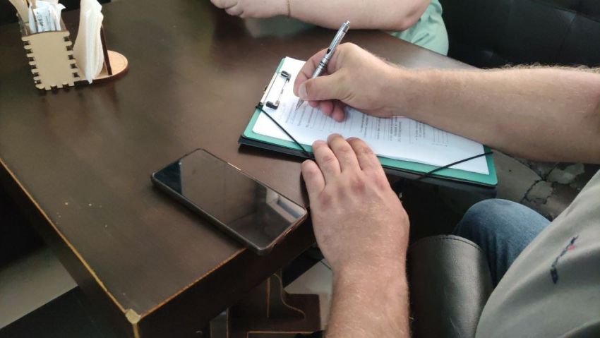 В Каховке выявили подростков, работающих по 11 часов за сто рублей в час