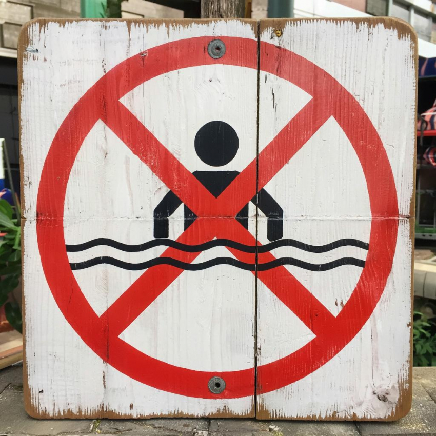 В Херсонской области Роспотребнадзор запретил купание в месте массового отдыха