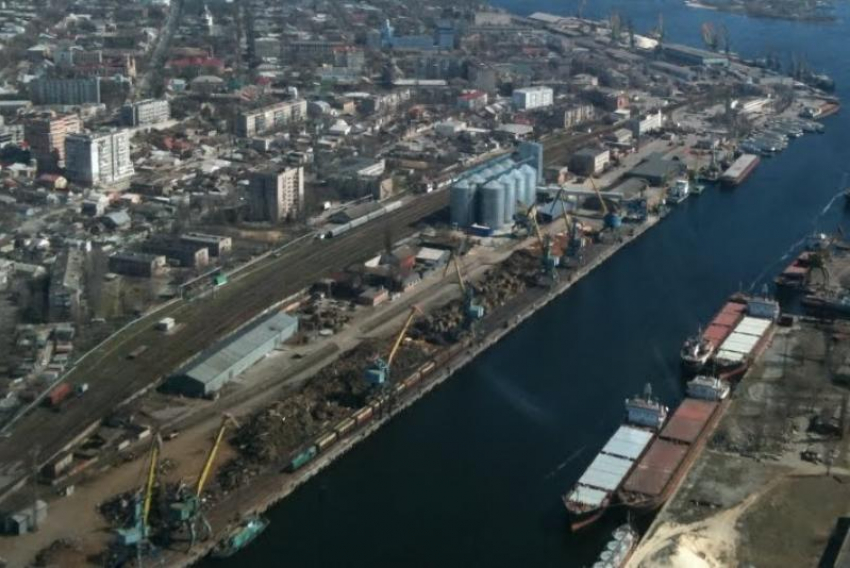 На Украине приговорили рабочих речпорта к 12 годам за помощь людям в Херсоне