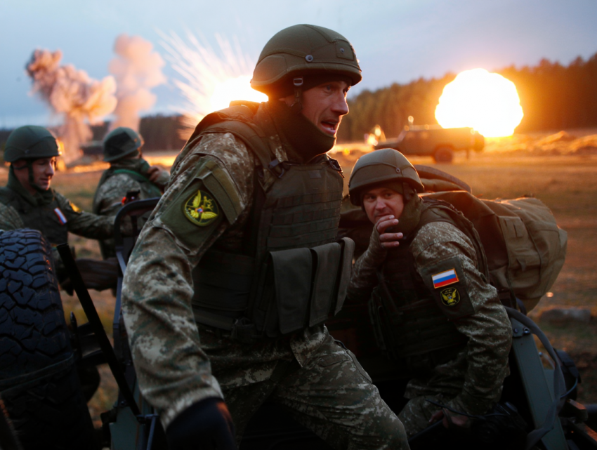 Новости СВО: замена Зеленского, США ищут сделку с Россией, «Днепр» разметал 45 боевиков ВСУ и «Хамви»