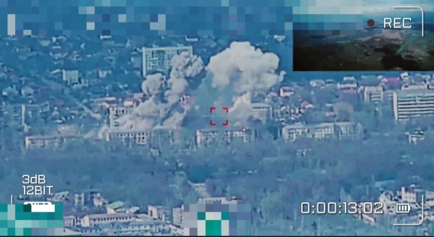 В Херсоне показали эпичный удар ФАБами по позициям ВСУ