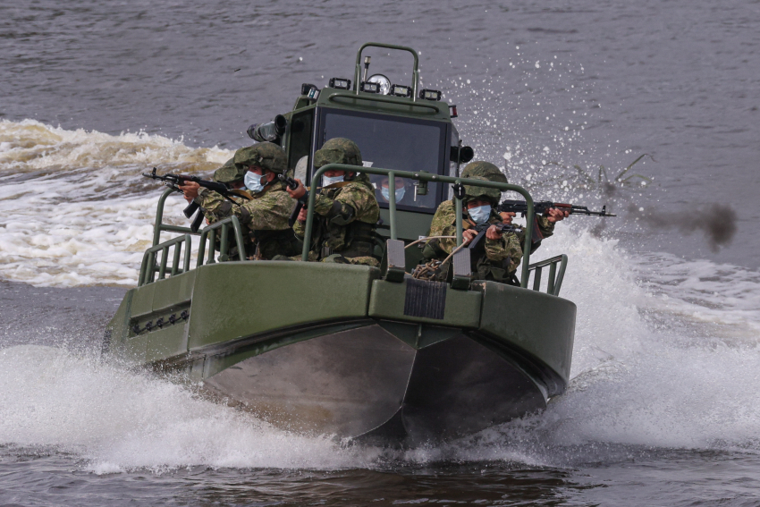 Новости СВО: удар по российскому флоту, Макрон усиливает давление на Россию, под Херсоном ликвидировали до 30 боевиков ВСУ