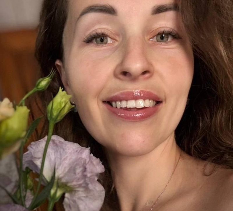 Порно шұлықтағы ханым